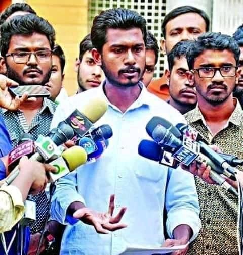 You are currently viewing কোটা আন্দোলনের নেতাদের রাজনৈতিক দল গঠন নিয়ে রাশেদ খানের ফেসবুক স্ট্যাটাস